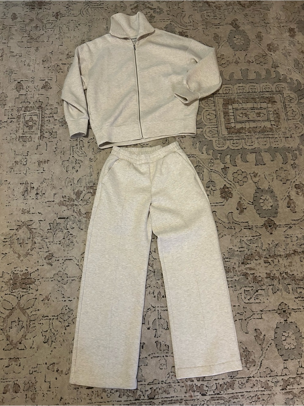 Woman’s Cream Zip-Front Jacket & Wide-Leg Bottoms Set